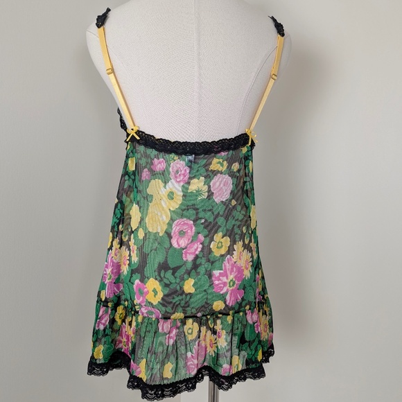 Free With Purchase - Blush Camisole Floral Sleeveless Straps Push Up Mesh - Picture 2 of 9